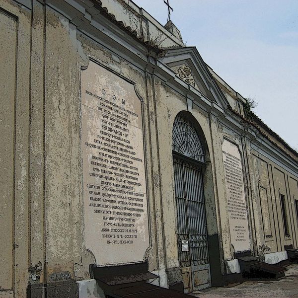 Nápoles entre esoterismo y culto: visita guiada al cementerio histórico de las 366 fosas