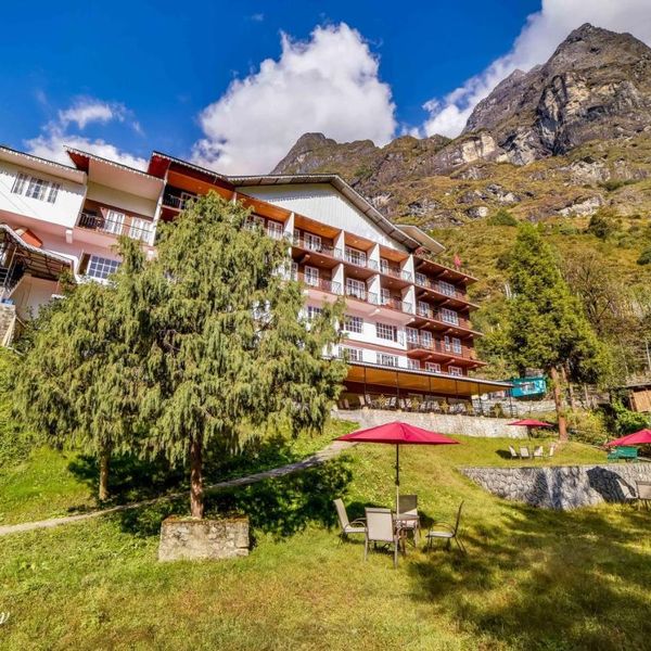 Summit Khangri Karpo Retreat & Spa, Lachung