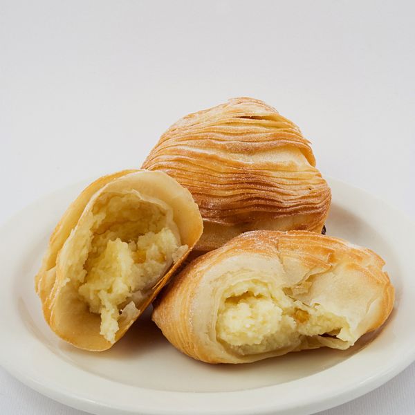 Tour privato di Napoli con degustazione della miglior Pizza Fritta, Sfogliatella e Caffè.
