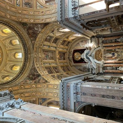 Naples: Tour Through Alleys and Flags