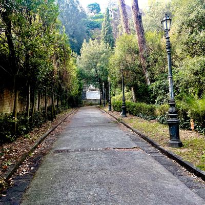 Naples: visite avec guide privé du tombeau de Virgilio et des Léopardi du parc Vergiliano